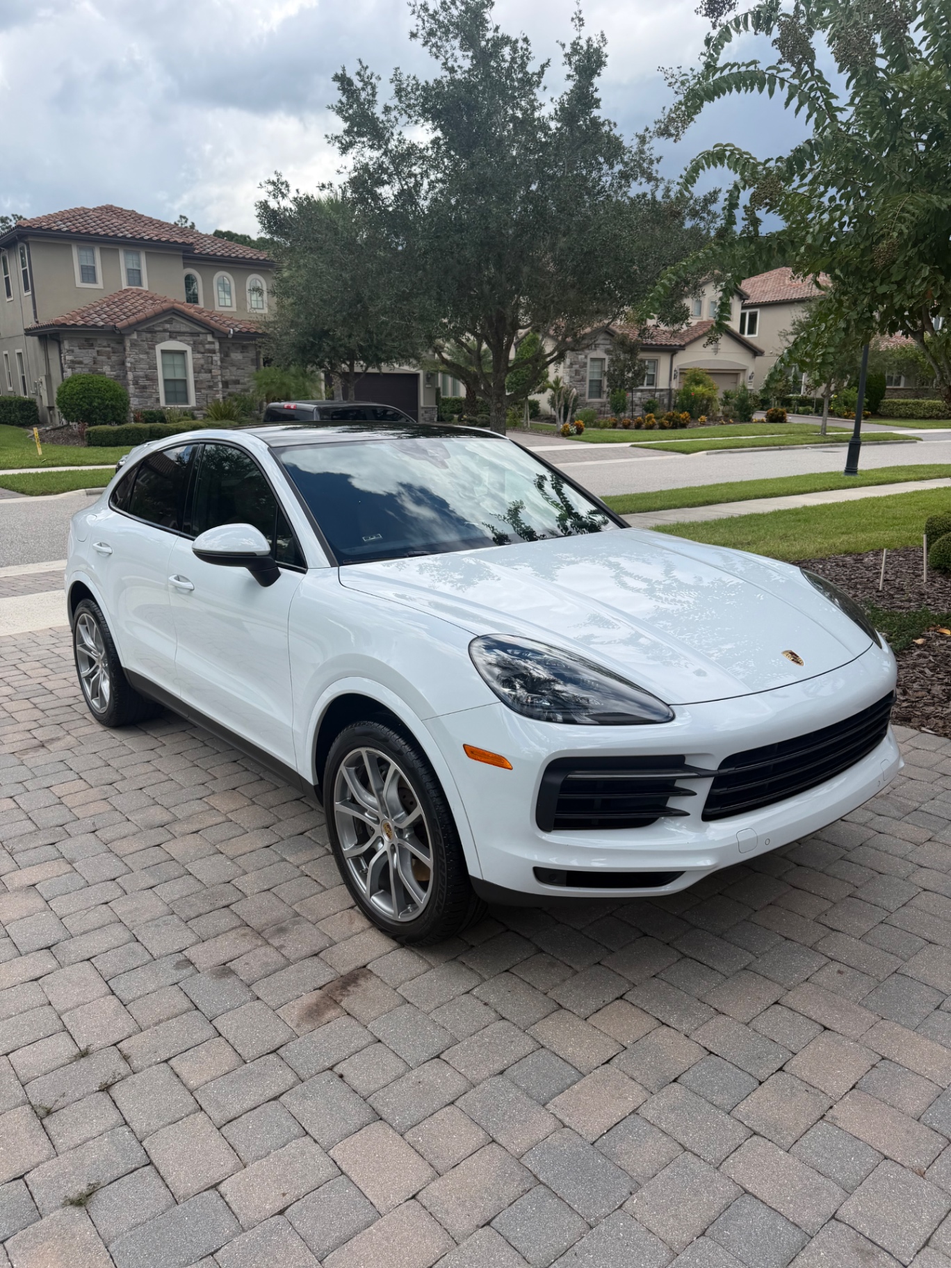 White Porsche SUV